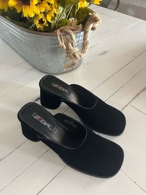 Zodiac Black Velvet Chunky Heel Women’s Mules Size 9 Y2K 90s Whimsigoth Witchy